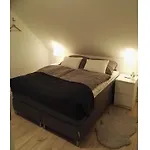 Moderne Mit Sauna & Terrasse *