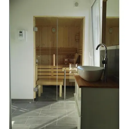 Moderne Mit Sauna & Terrasse * Burhave
