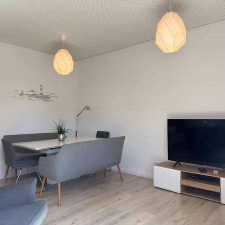 Moderne Mit Sauna & Terrasse Burhave