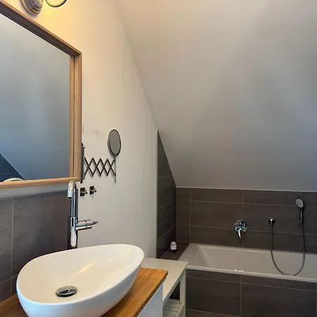 Moderne Mit Sauna & Terrasse Burhave