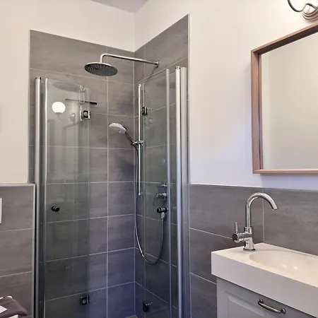 Moderne Mit Sauna & Terrasse Daire